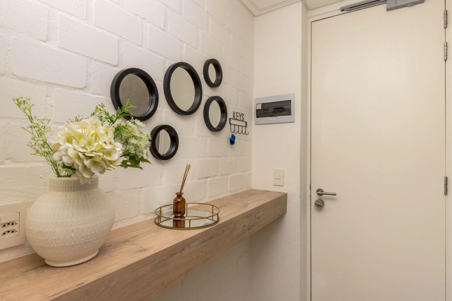 2 Bedroom Property for Sale in Sea Point Western Cape
